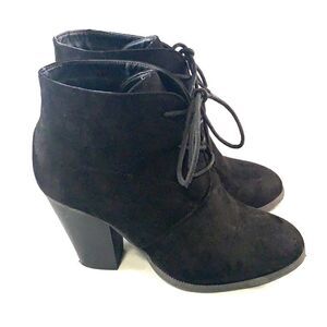 Liliana lace up 3 1/2 inch heel NWT